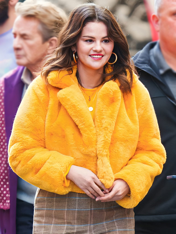Selena Gomez Only Murders in the Building S04 Yellow Jacket